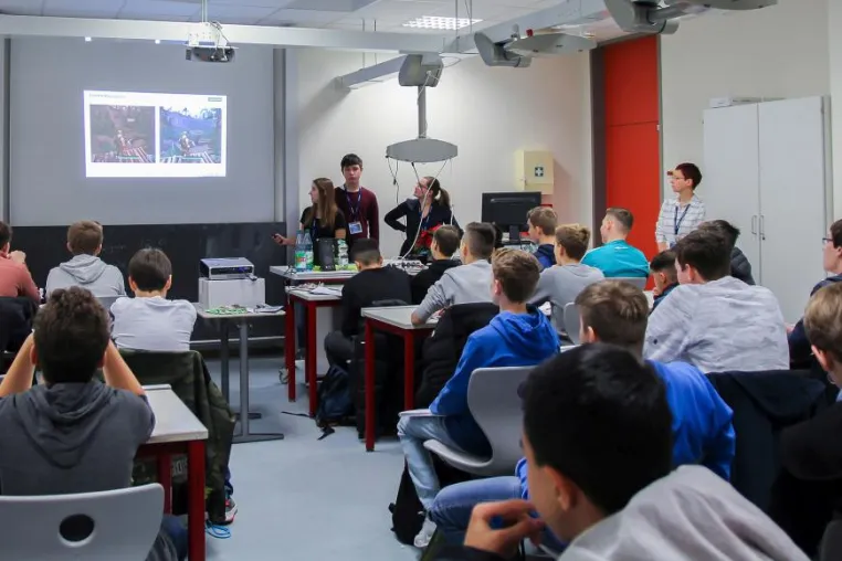 Bild: Controlware auf der Ausbildungsmesse der Weibelfeldschule in Dreieich bei Frankfurt/Main