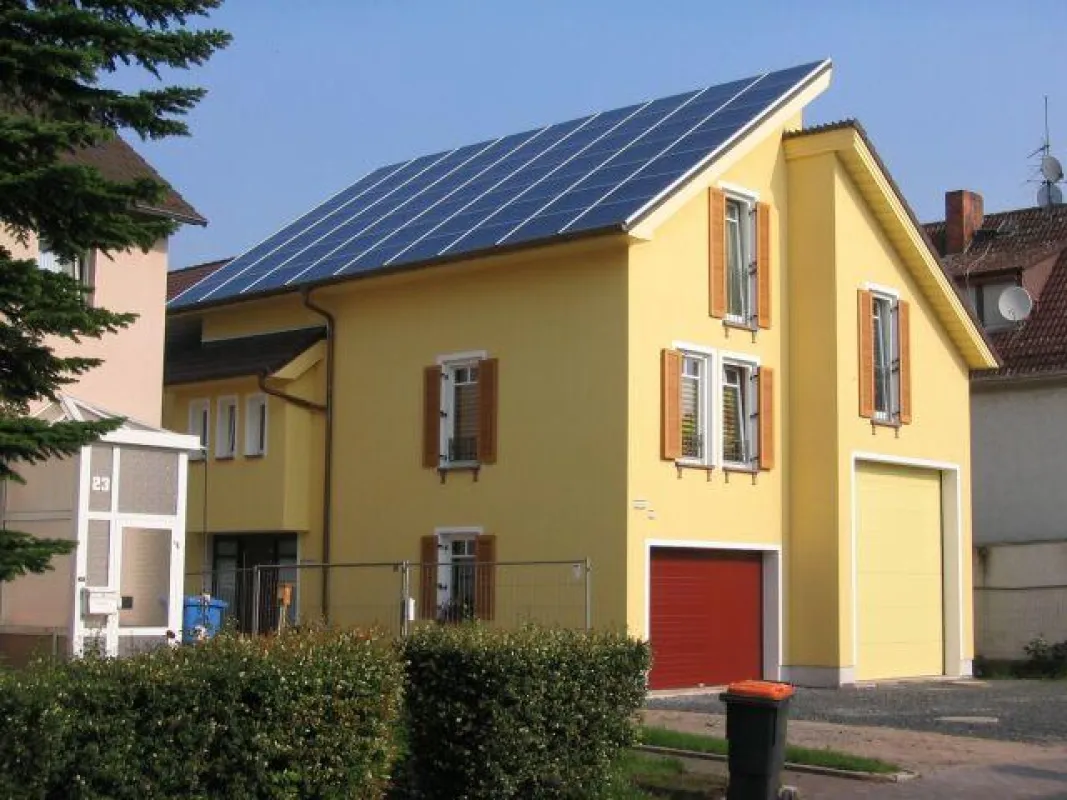 Bis 2050 können laut einer Studie der Bundesregierung knapp 50 Prozent der Primärenergie aus Erneuerbaren Energien gedeckt werden.