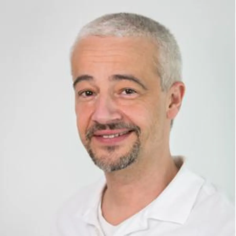 Zahnarzt Dirk Butzmann aus Kassel: Experte für Parodontitis und Mitglied in der DG Paro.