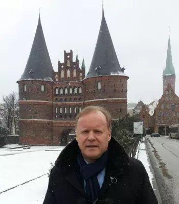 Bild: FREIE WÄHLER: Adenauers Enkel Werhan beginnt Deutschland-Tour - Spitzenkandidat kritisiert Familienpolitik