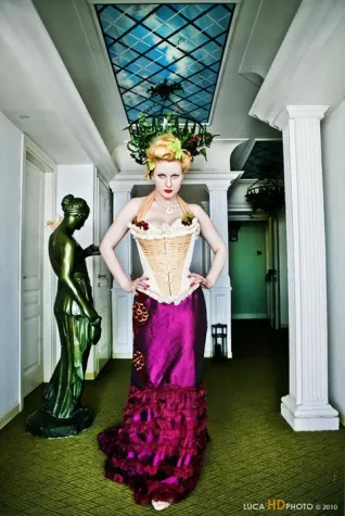 Die Kunst der Burlesque - Schönheitstänzerin Marlene von Steenvag über die Geschichte der Verführung Bild: Die Kunst der Burlesque - Schönheitstänzerin Marlene von Steenvag über die Geschichte der Verführung