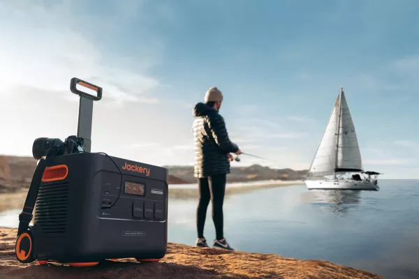 Bild: Autarker Strom ohne Dieselaggregat: Mobiler Solargenerator 3000 Pro sorgt auf Booten und Yachten für Energie