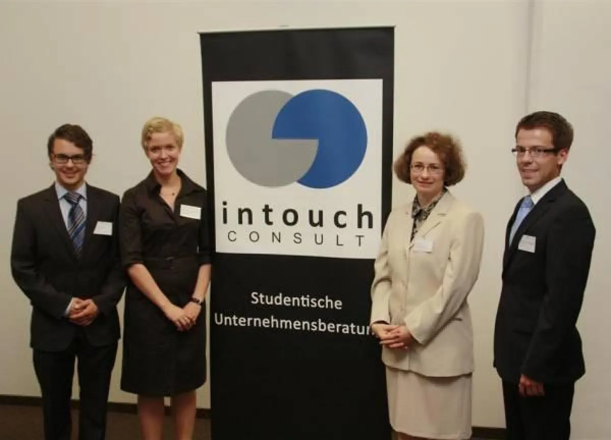 Präsentation der Studie auf der Regensburger Business Night - C. Kutz, A. Engbers, Prof. Dr. Blod, C. Staudinger (v.l.)