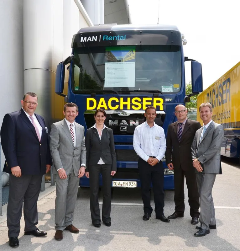 Foto (v.l.n.r.): Ralf Faust, Marcus Burmeister (Euro-Leasing), Cornelia Blenk (Dachser), Norman Eckert (Euro-Leasing), Elmar W. Fü