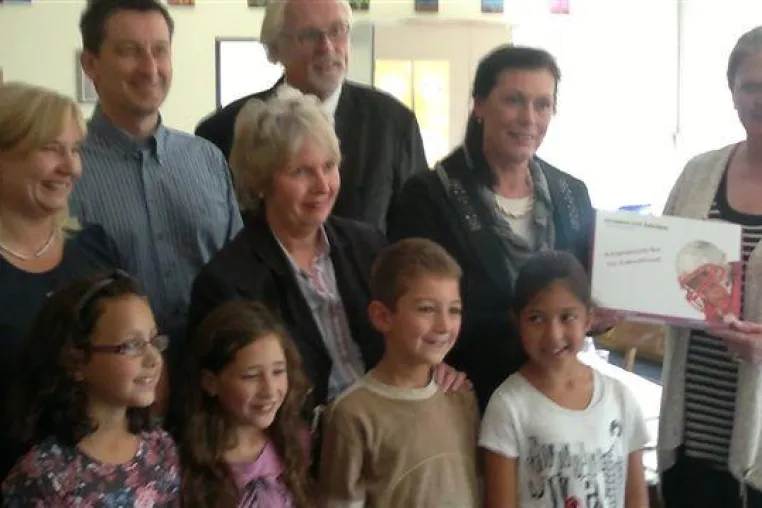 Bild: Zahnärzte-Initiative Remscheid, Bürgerstiftung Remscheid und Zahnexperten24 starten Zahnrettungskonzept