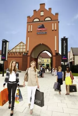 Bild: Mit McArthurGlen Designer Outlet Berlin stilvoll durch Frühling und Sommer