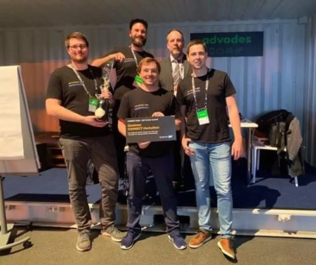 Auszeichnung der advades GmbH für den Gewinn des Hackathon auf der SAP Connect 2018 in Düsseldorf
