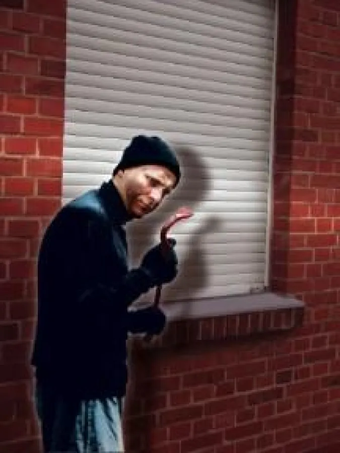 Automatische Rollladenantriebe von Rademacher schützen vor Einbrüchen während der Urlaubszeit