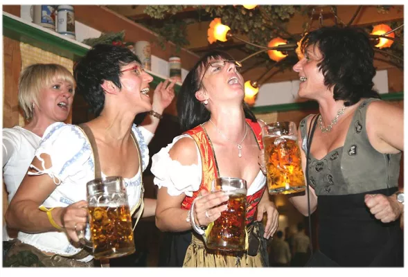 Wir Schwaben lassen uns das Feiern nicht verbieten Bild: Wir Schwaben lassen uns das Feiern nicht verbieten