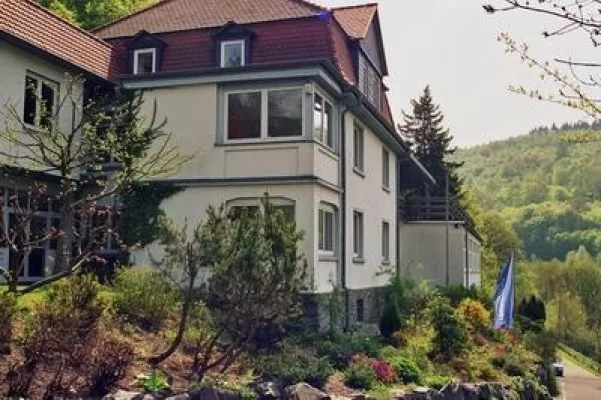 Bild: Freund+Dirks Bildungszentrum erhält erneut Auszeichnung für hervorragende Qualität