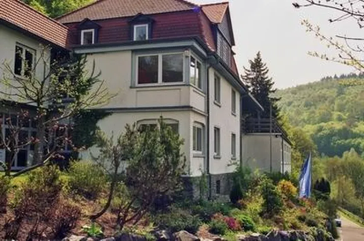 Bild: Freund+Dirks Bildungszentrum erhält erneut Auszeichnung für hervorragende Qualität