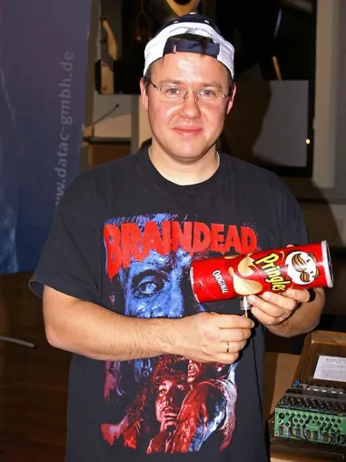 Bild: Mit der Chipsdose im WWW surfen
