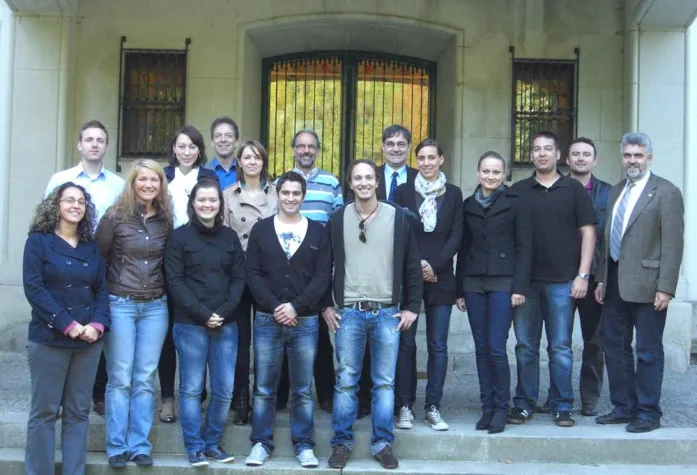 Bild: Rektor begrüßt Studierende im berufsbegleitenden Master-Studiengang Betriebswirtschaftslehre