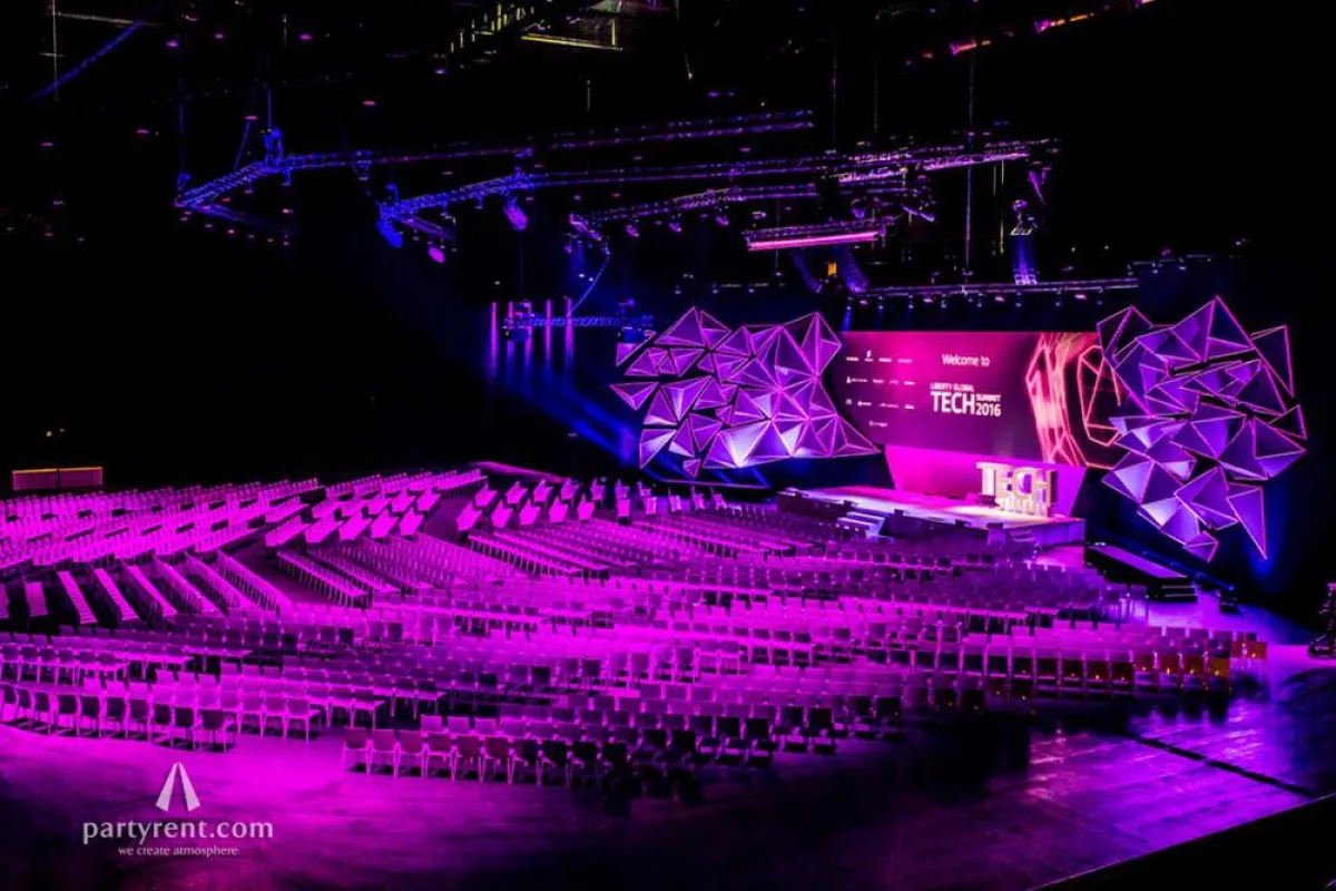 Ziggo Dome Amsterdam: 1.600 Designstühle für den Tech Summit 2016