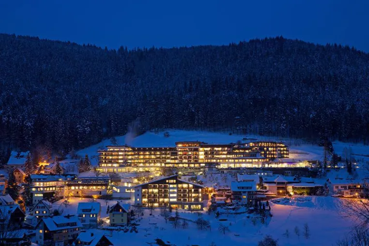Weniger CO2, weniger Kosten: Alternative Energie für Luxushotel Bild: Weniger CO2, weniger Kosten: Alternative Energie für Luxushotel