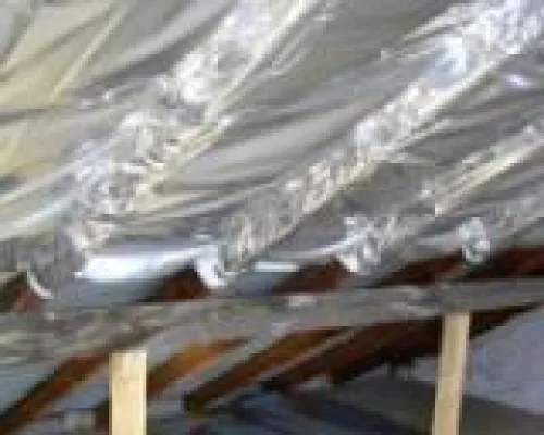 Bild: Dämmung gegen Kälte und Wärme unterm Dach