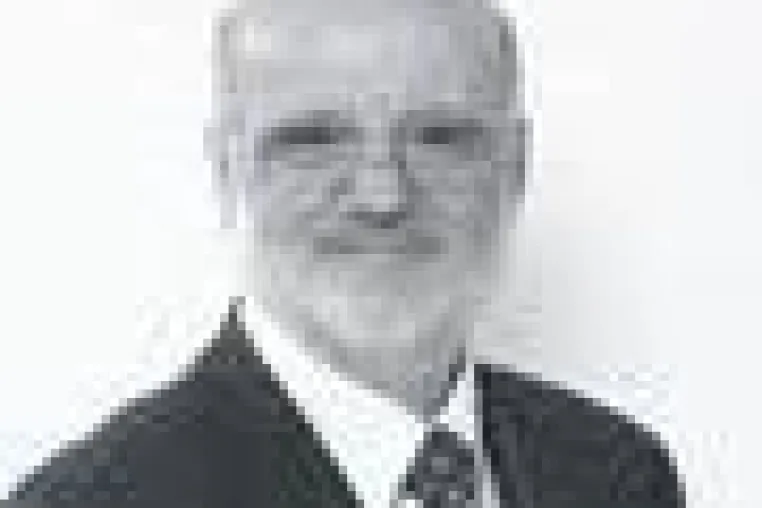 Bild: Prof. Dr. András Szász, Oncotherm, spricht auf Internationalem Kongress für komplementäre Onkologie