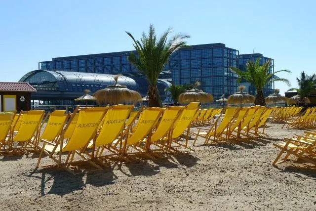 Bild: METAXA Bay: Berlins größter Lifestyle-Beach-Club im Herzen der Hauptstadt eröffnet