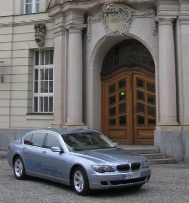 Bild: Presseeinladung - Wasserstoff-Fahrzeug für die Landesregierung Brandenburg