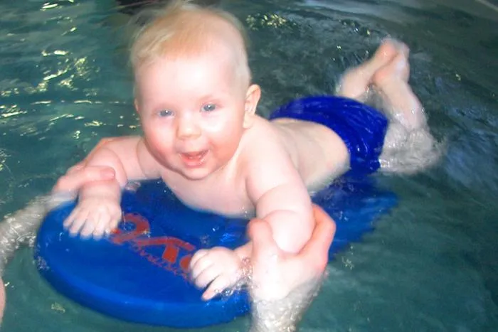 Bild: Neue Website informiert über Babyschwimm-Angebote in und um Leipzig