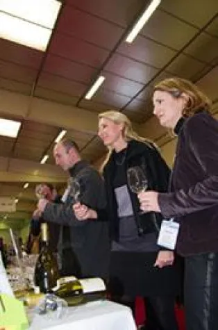 Bild: Wein mit Bio-Siegel