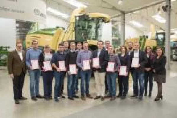 Bild: KRONE ehrt Mitarbeiter-Engagement als Stammzellspender