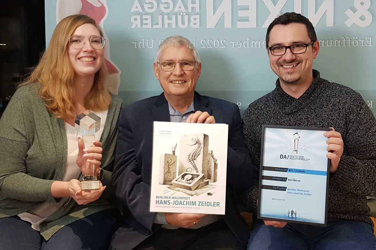 Designerin Juliane Zeh (links), Autor Dr. Martin Röper (Mitte) und Co-Autor George Arauner (rechts) (© korridor.co | Werbe- & Kreativagentur)