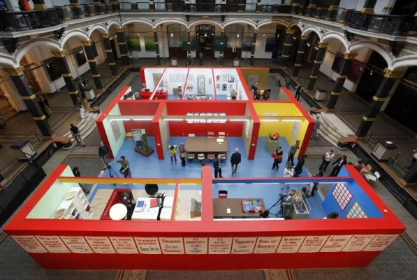 Größte Bauhaus-Ausstellung aller Zeiten mit Ausstellungswänden von Eternit Bild: Größte Bauhaus-Ausstellung aller Zeiten mit Ausstellungswänden von Eternit