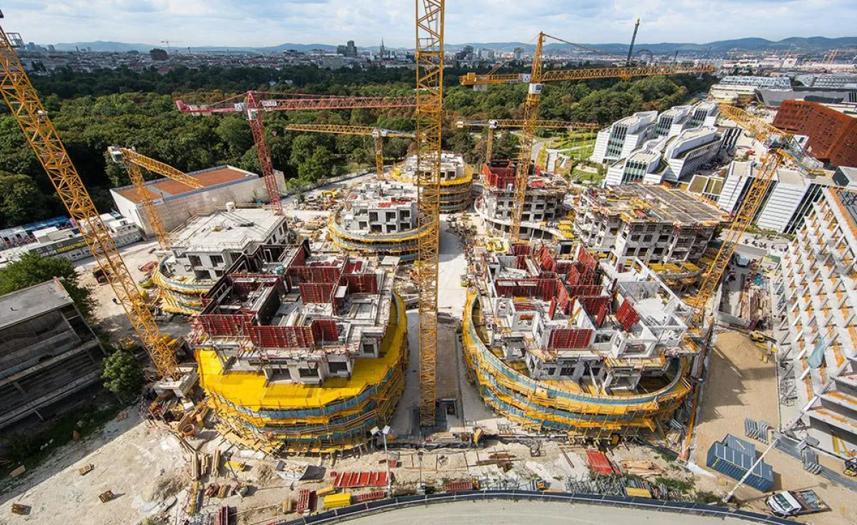 Am Grünen Prater in Wien werden derzeit sieben markante und bis zu 33 m hohe Wohntürme errichtet.