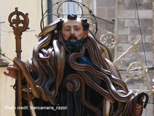 Bild: Die Feier des heiligen Dominiks und das Ritual der „Serpari“ von Cocullo