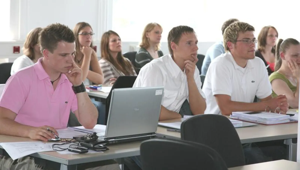 Interessierte Schülerinnen und Schüler nahmen am Donnerstag die Chance wahr, in eine Vorlesung an der BAW zu ?schnuppern?