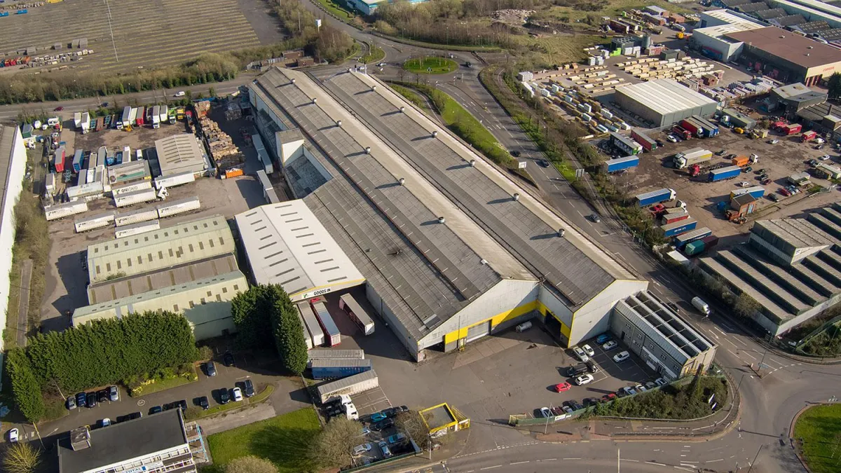 Das Wellpappenformatwerk in Wolverhampton in der Region West Midlands