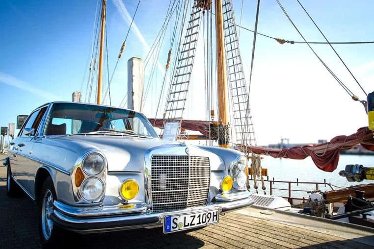 Bild: „FineTime am Meer“ in Norden-Norddeich: Oldtimerfreunde und Weinliebhaber treffen an der Nordsee zusammen