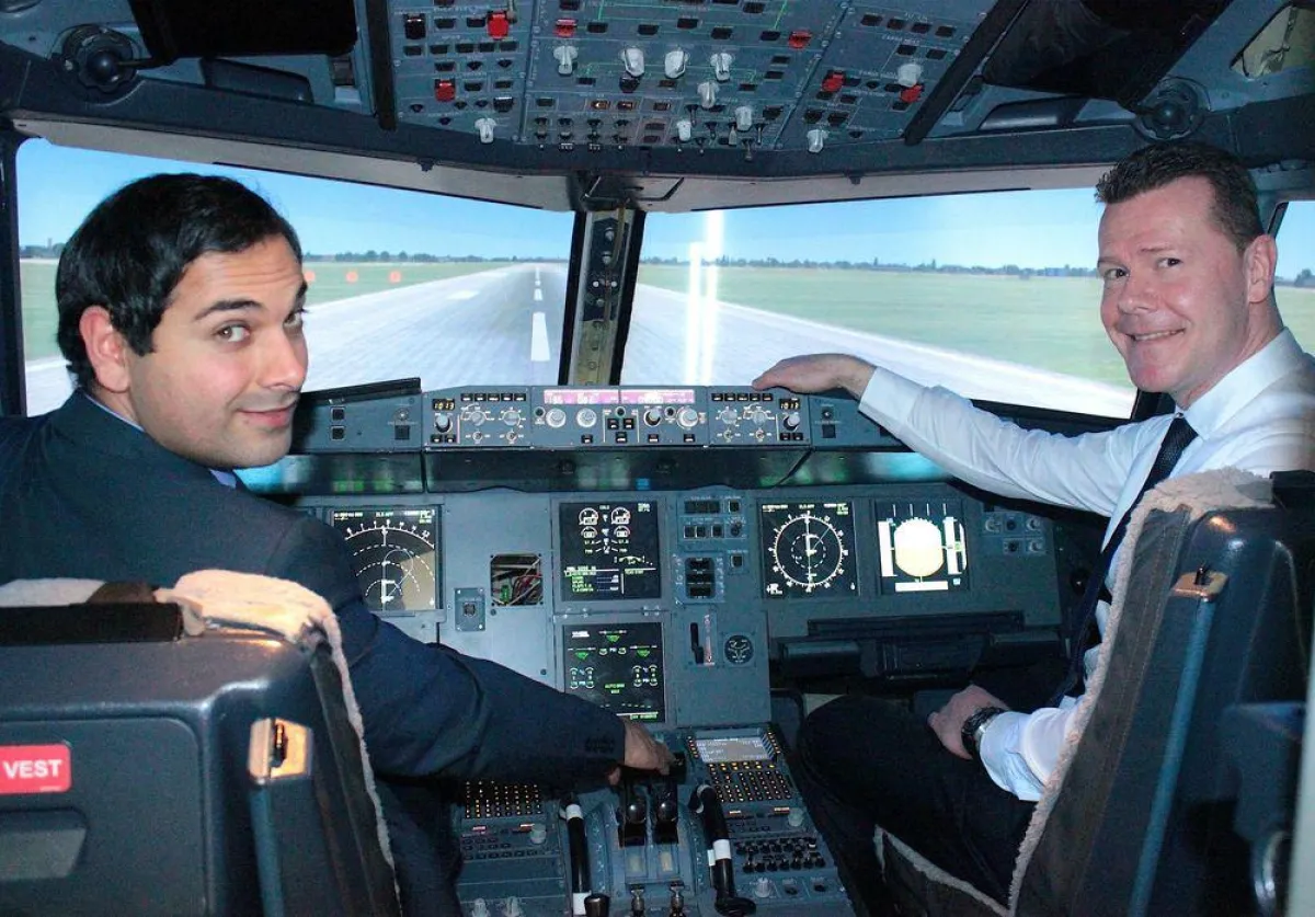 Teinehmer im Cockpit