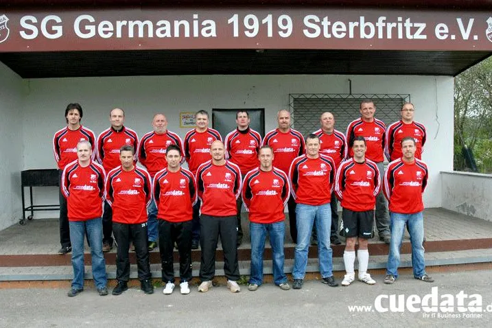 Neue Trainingspullover für die SG Sterbfritz Bild: Neue Trainingspullover für die SG Sterbfritz