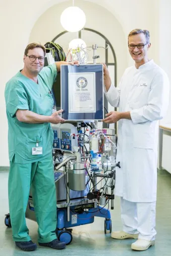 Bild: "Guinness"-Weltrekord fürs Deutsche Herzzentrum Berlin