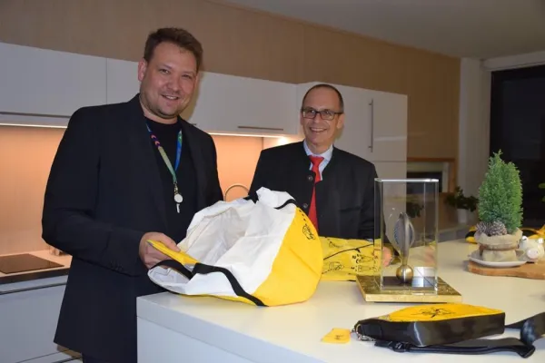 Bild: Auf Flugzeugsitzen aus Lichtenfels in die ganze Welt