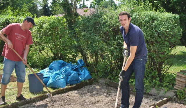 Bild: Tatkräftige Helfer unterstützten die IB-Wohnungslosenhilfe Bayern