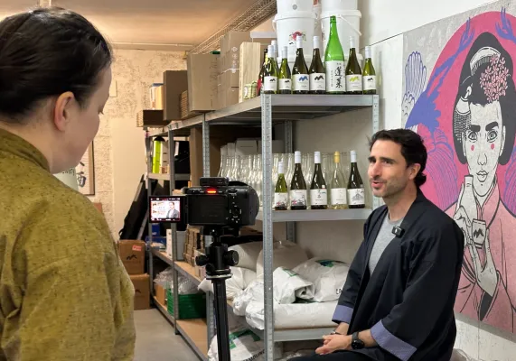 Bild: Japanische Filmemacherin dreht bei YamaSake in der Schweiz
