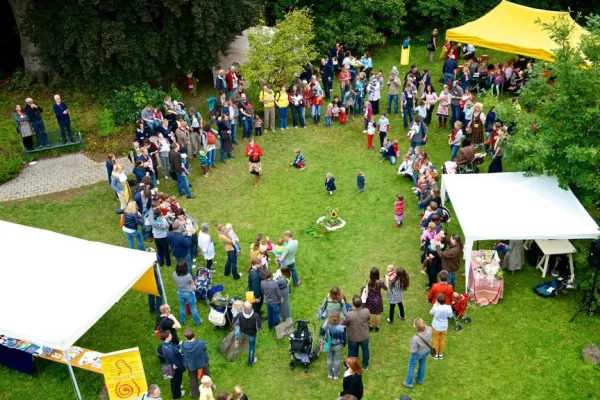Bild: Großes Sommerfest im Geburtshaus Bonn anlässlich der Geburt des 1.000. Babys mit prominentem Besuch