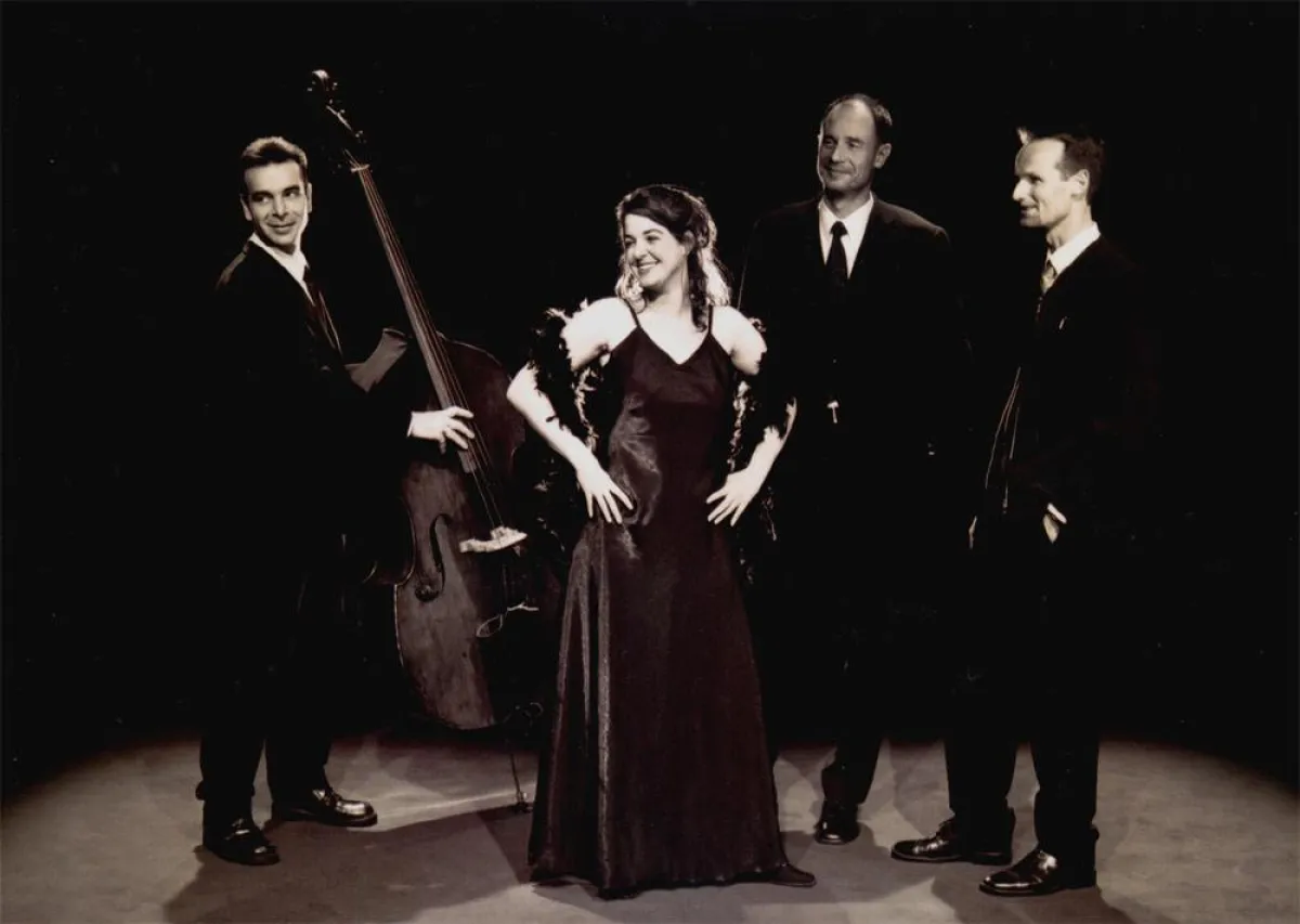 Die Kölner Blue George Band spielt auf der High End 2008 in München aus Anlaß des  zwanzigsten Firmenjubiläums von Lehmann audio