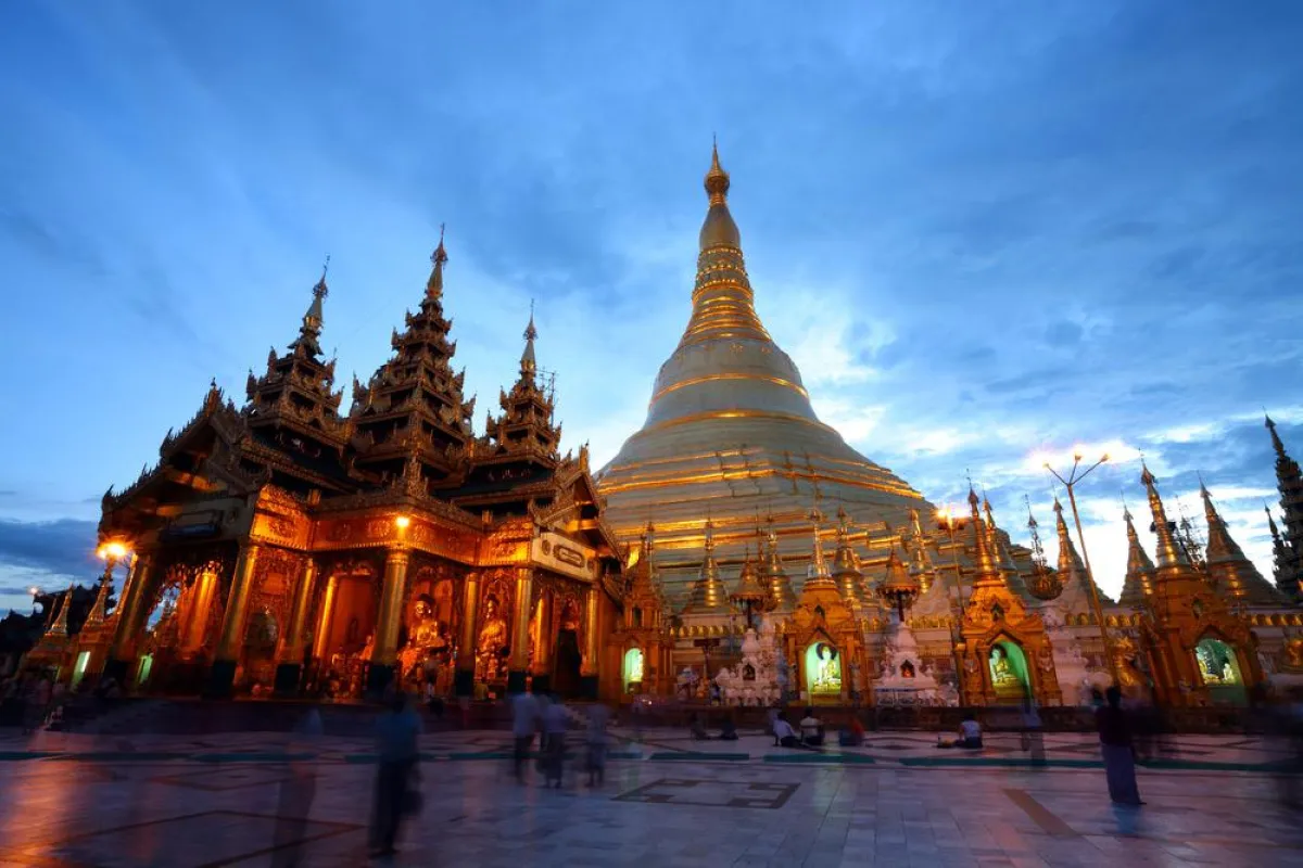 „Die prachtvolle Shwedagon-Pagode ist das bedeutendste Heiligtum der Buddhisten in Myanmar.“