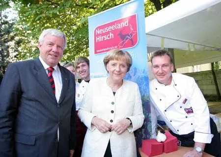 Neuseeland Hirsch begeistert Politik und Prominenz Bild: Neuseeland Hirsch begeistert Politik und Prominenz