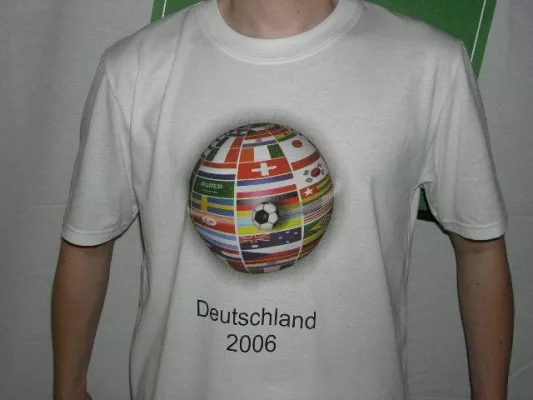 Bild: WM-Danke-Shirt erinnert nochmals an die WM 2006 in Deutschland