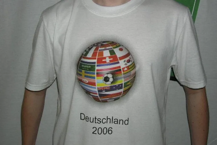 Bild: WM-Danke-Shirt erinnert nochmals an die WM 2006 in Deutschland