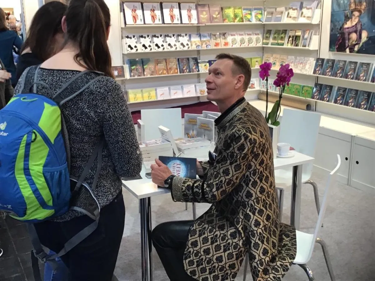 Marcus Schütz während der Buchvorstellung in Leipzig 2019