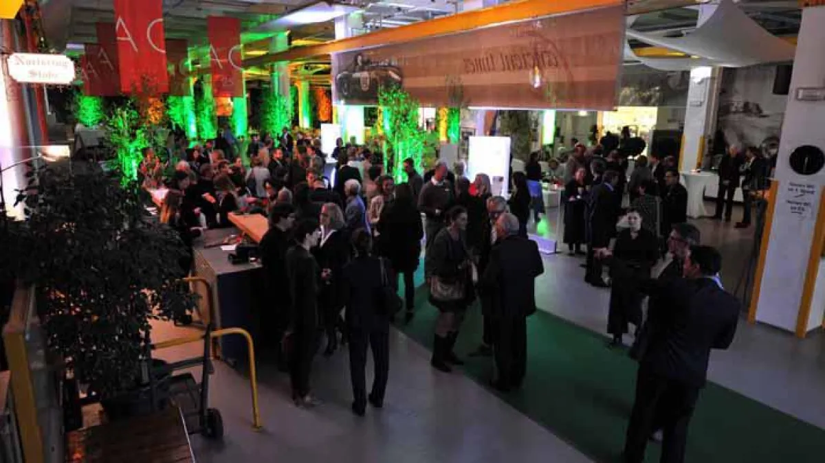 Rund 200 Gäste feierten das 25-jährige Firmenjubiläum von Adler & Olesch. (Bild: SMIC!)