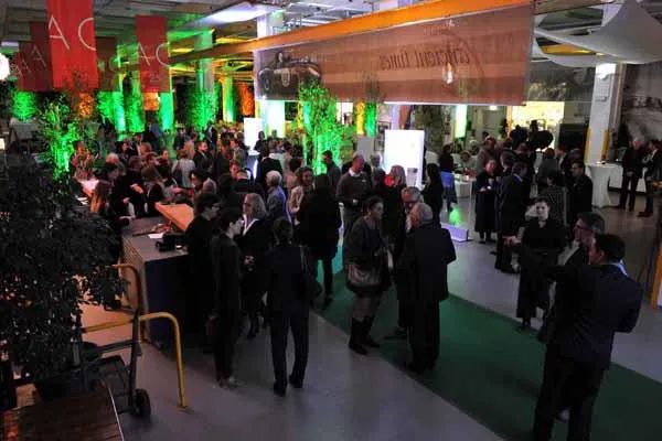 25 Jahre Adler & Olesch Bild: 25 Jahre Adler & Olesch