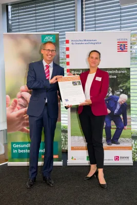 Bild: Vereinbarkeit von "Familie und Beruf“ auch Richtung Pflege denken – creart unterzeichnet Charta