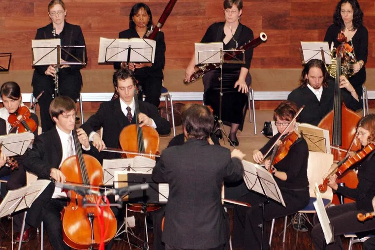 Moderne Zeit trifft alte Meisterwerke: Erstes \'Solo-Konzert\' des Jungen Kammerorchesters Aschaffenburg Bild: Moderne Zeit trifft alte Meisterwerke: Erstes \'Solo-Konzert\' des Jungen Kammerorchesters Aschaffenburg